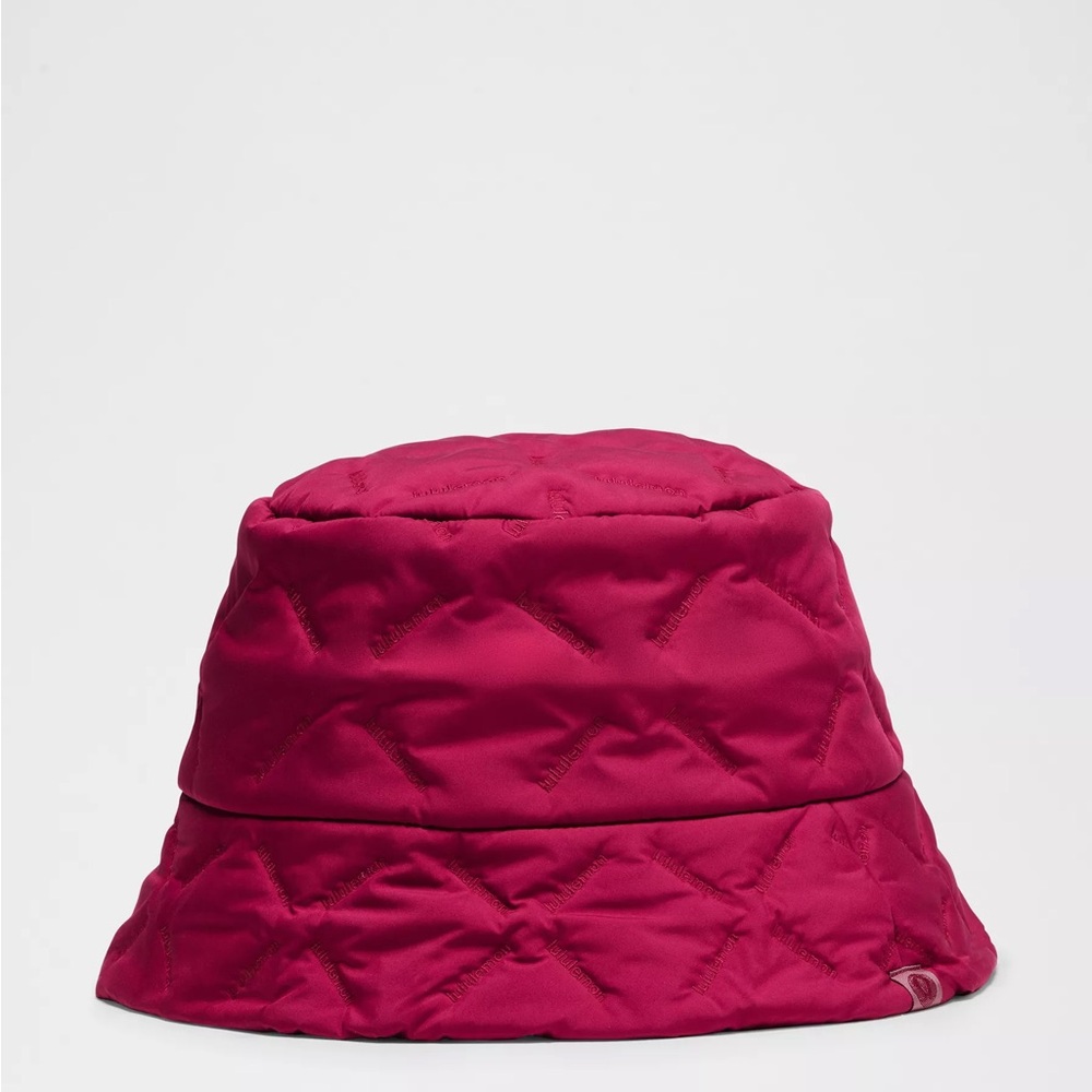 NWT Lululemon Quilted Fleece-Lined Bucket Hat Berry Rumble M/L